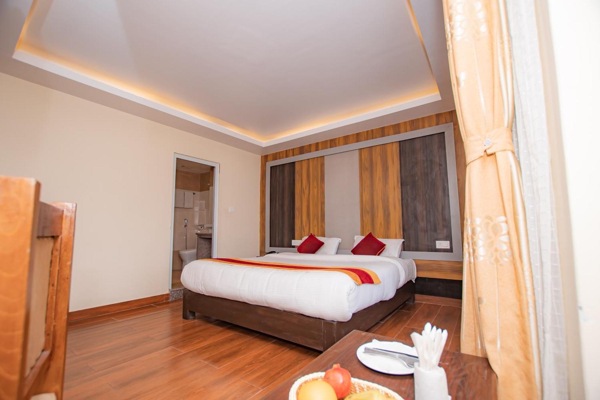 Hotel Murano Pokhara Exterior photo